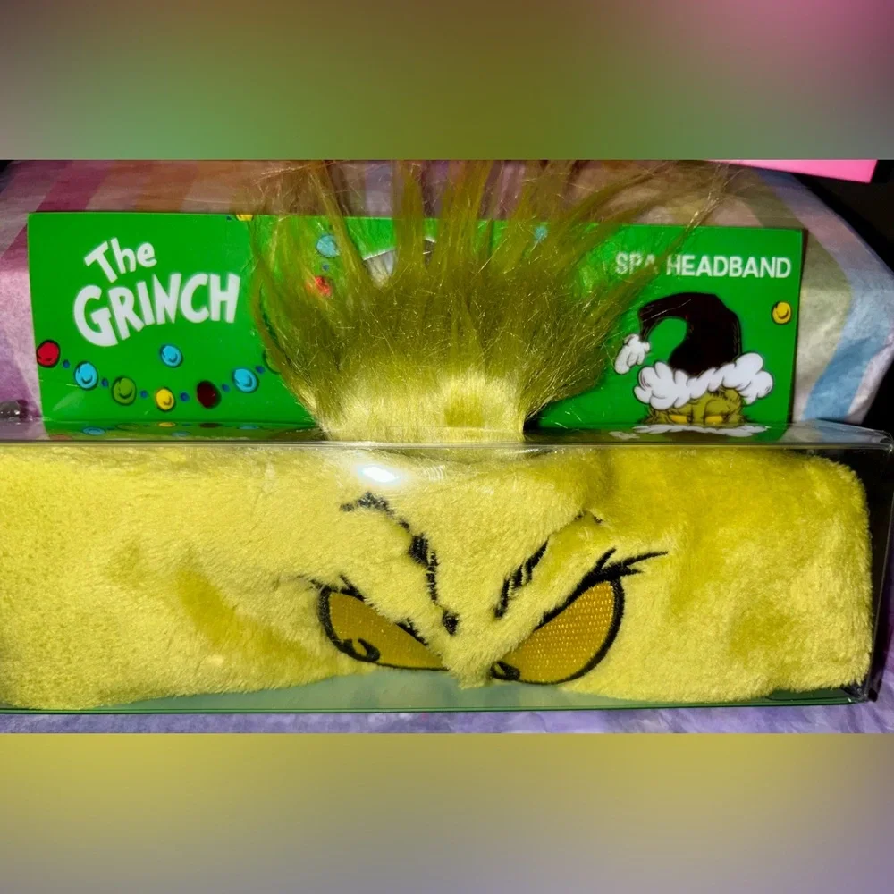 Festive Grinch Makeup Bundle